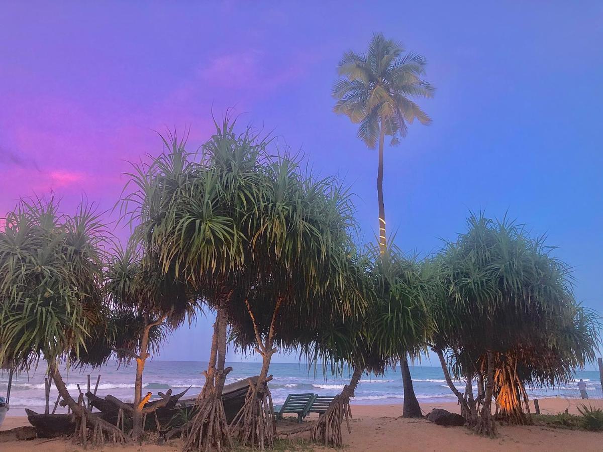 Moon Isle Beach Bungalow Nilaveli Esterno foto