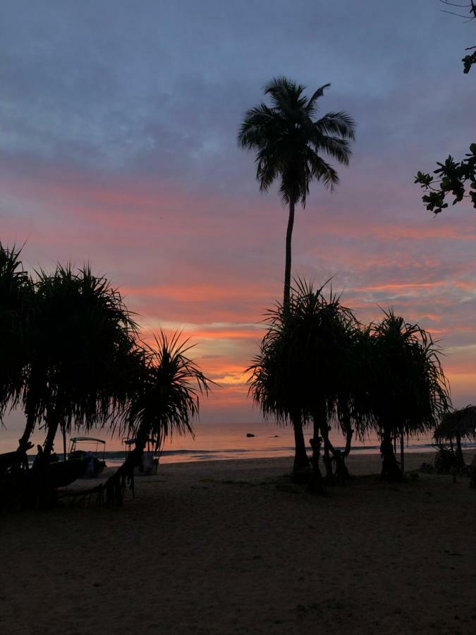 Moon Isle Beach Bungalow Nilaveli Esterno foto