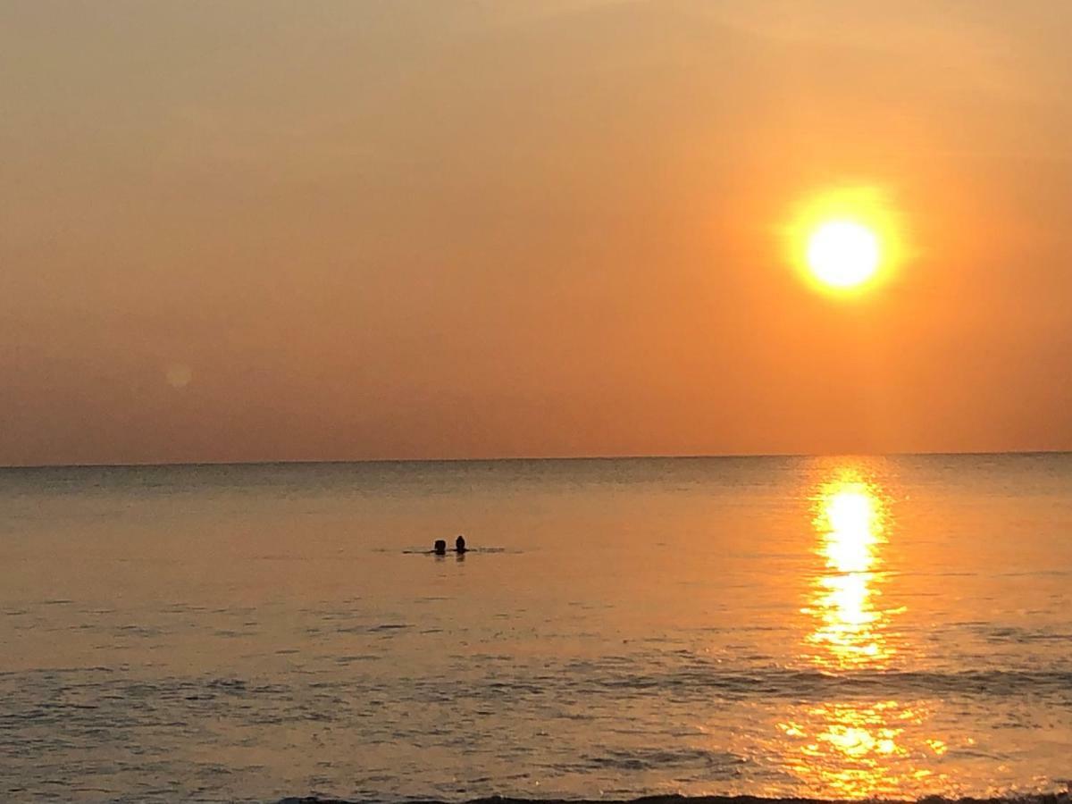 Moon Isle Beach Bungalow Nilaveli Esterno foto