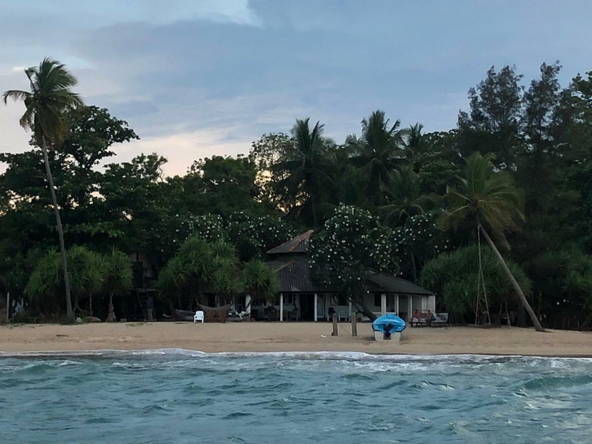 Moon Isle Beach Bungalow Nilaveli Esterno foto