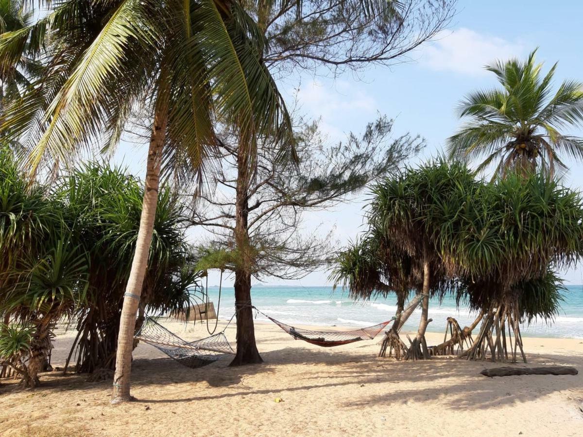 Moon Isle Beach Bungalow Nilaveli Esterno foto