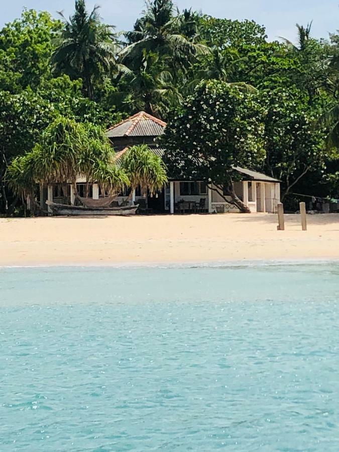Moon Isle Beach Bungalow Nilaveli Esterno foto